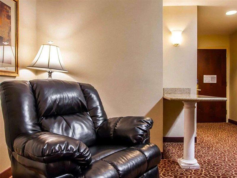 Comfort Suites East Brunswick - South River Exteriör bild