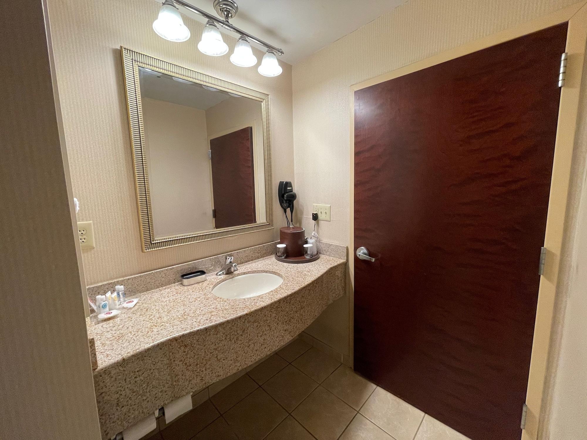 Comfort Suites East Brunswick - South River Exteriör bild
