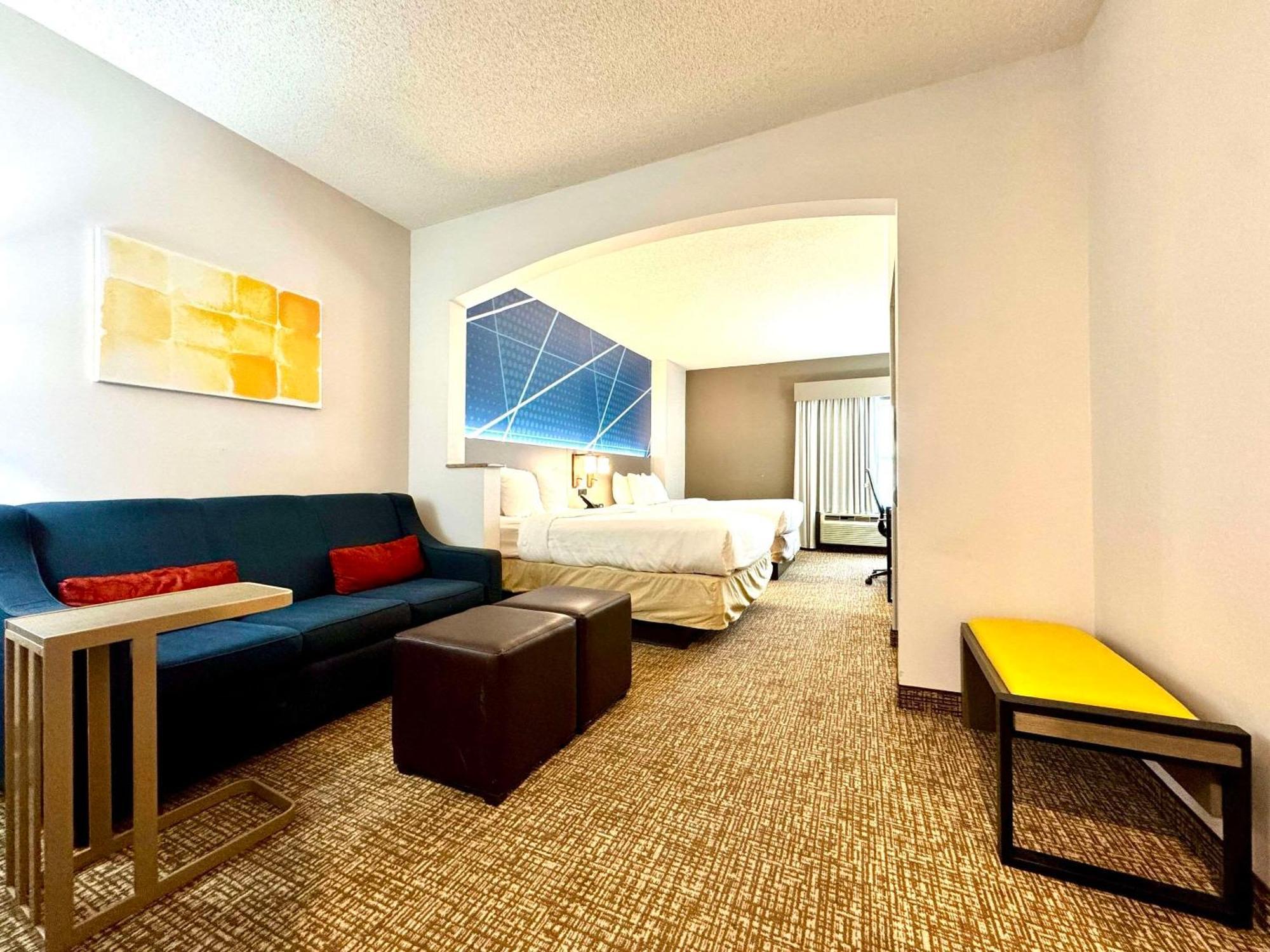 Comfort Suites East Brunswick - South River Exteriör bild