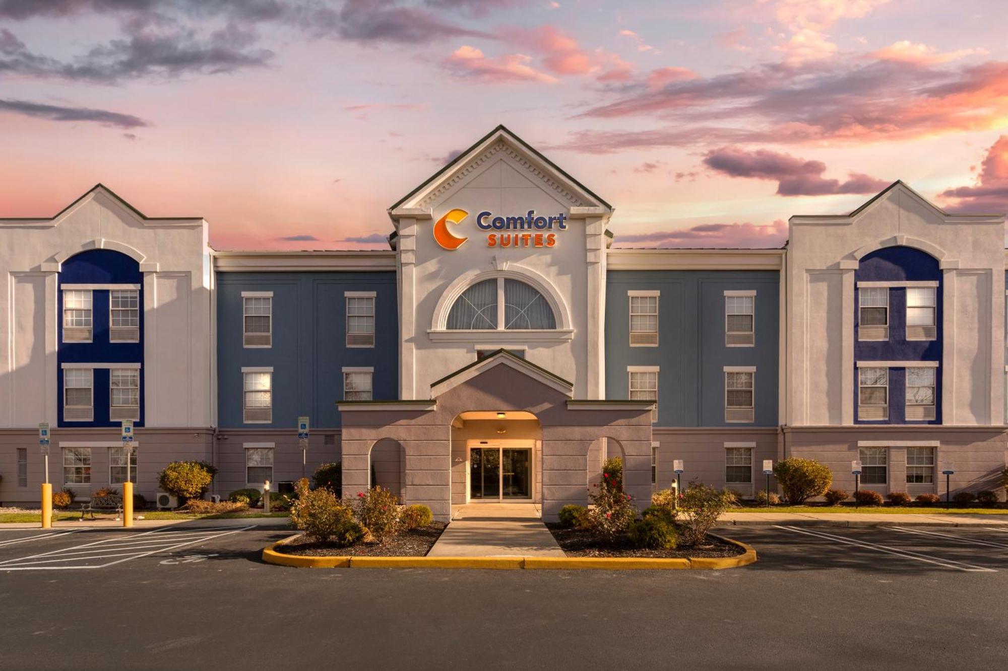 Comfort Suites East Brunswick - South River Exteriör bild