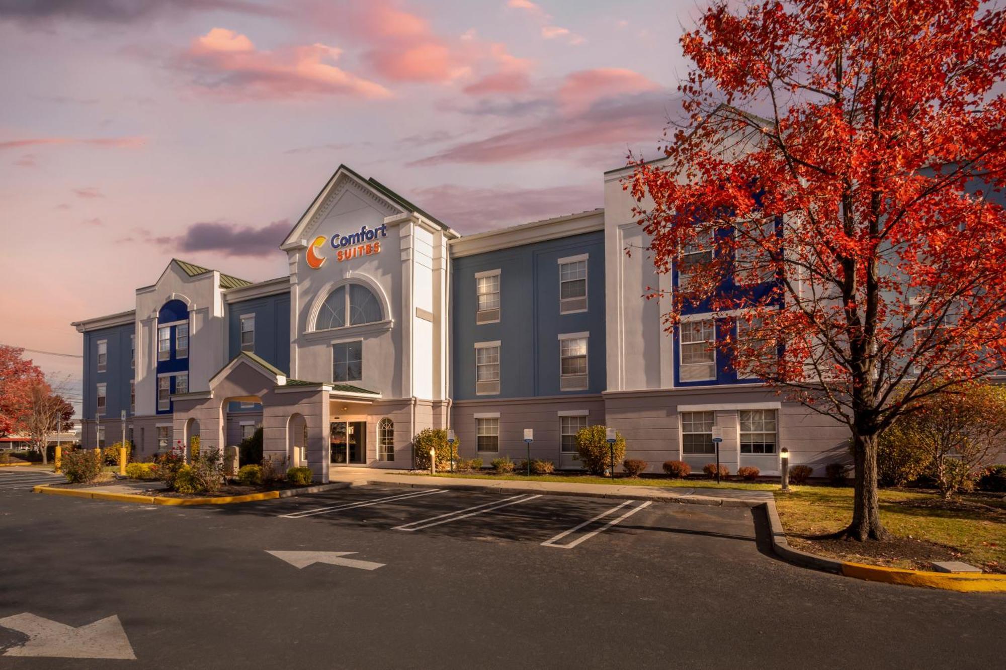 Comfort Suites East Brunswick - South River Exteriör bild