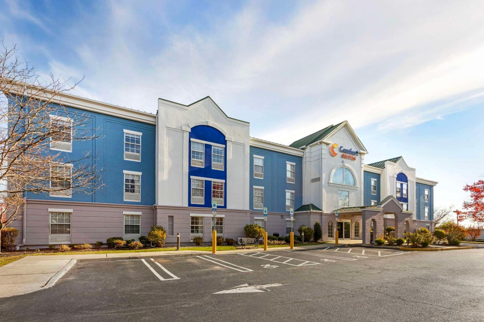 Comfort Suites East Brunswick - South River Exteriör bild