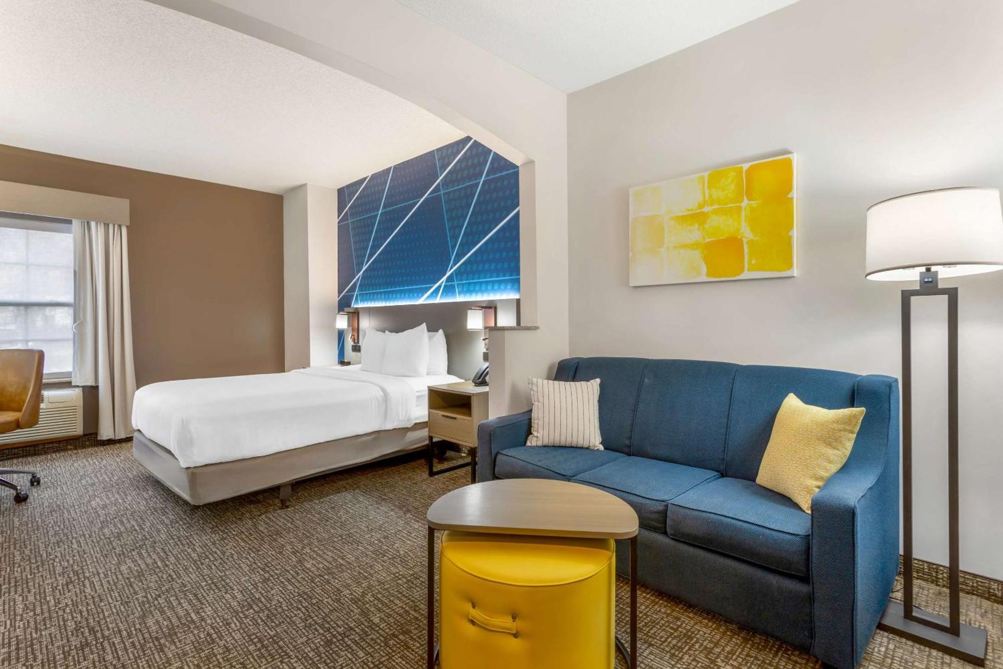 Comfort Suites East Brunswick - South River Exteriör bild