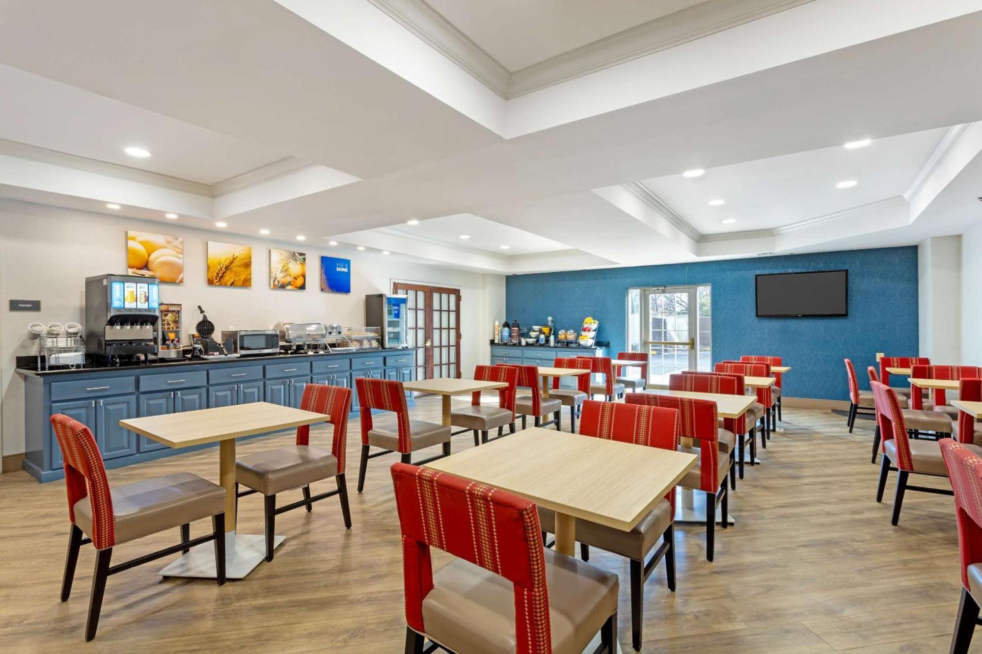 Comfort Suites East Brunswick - South River Exteriör bild