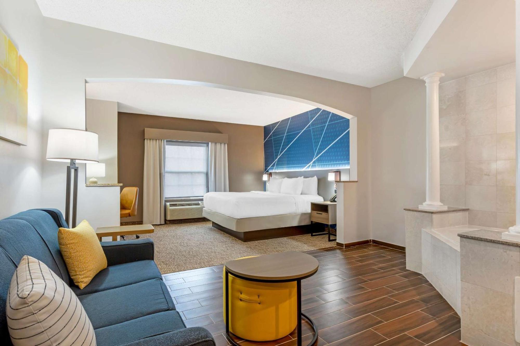 Comfort Suites East Brunswick - South River Exteriör bild