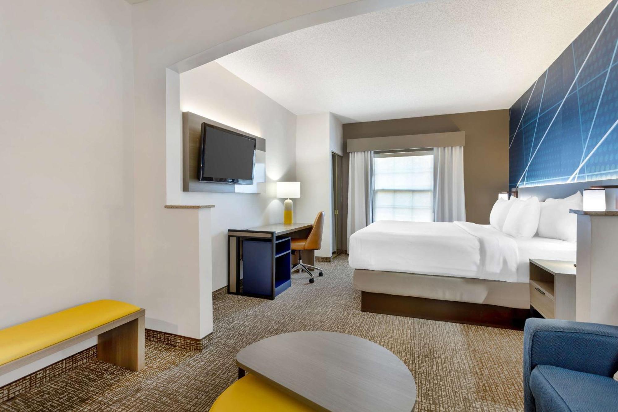 Comfort Suites East Brunswick - South River Exteriör bild