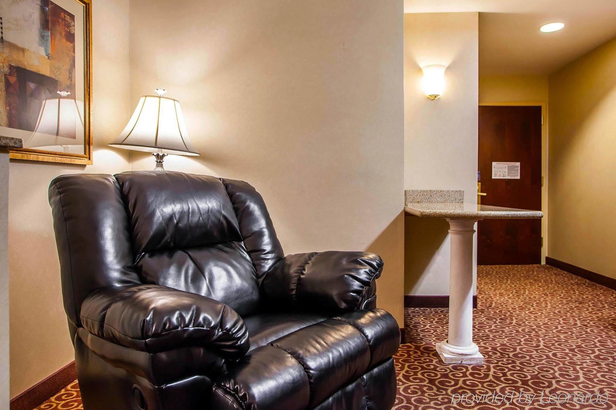 Comfort Suites East Brunswick - South River Exteriör bild