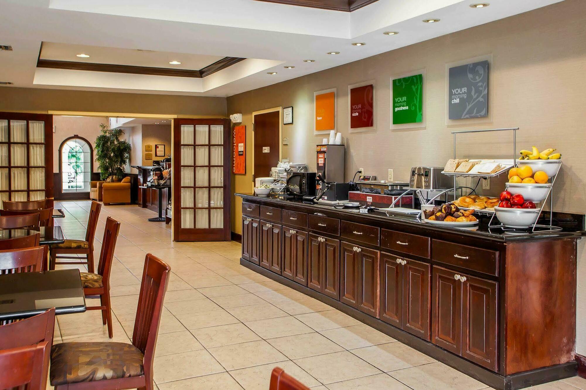 Comfort Suites East Brunswick - South River Exteriör bild